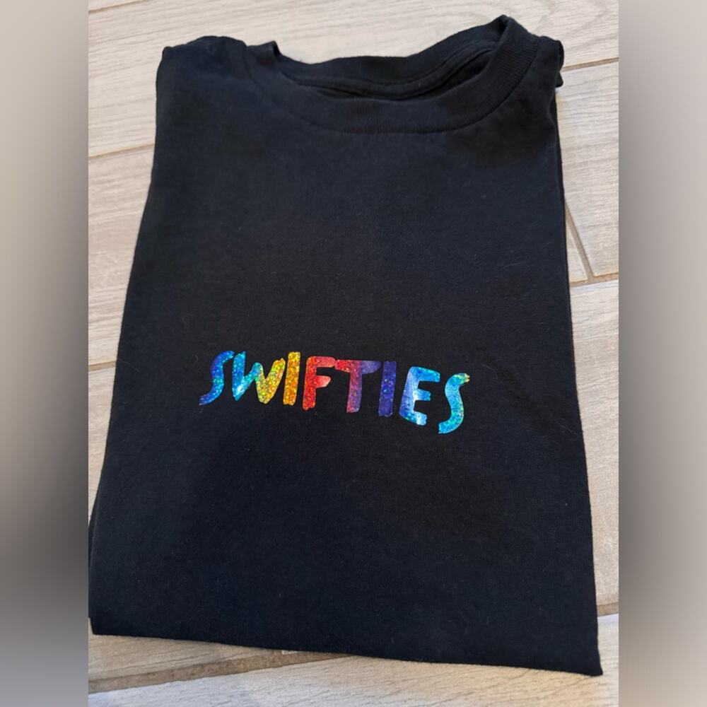 Swifties sparkly cotton tshirt sz s